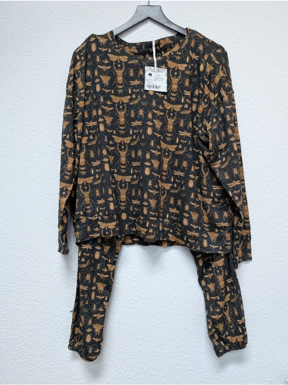 Women's Long Sleeve Relaxed Jogger Set Beluga Insects Medium Kate Quinn Woods